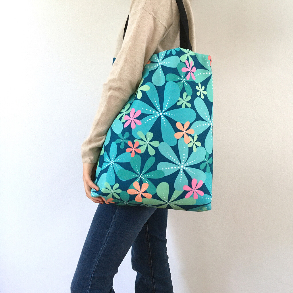 Tas met groene bloemenprint Swan Market